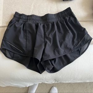 LULULEMON Hotty Hot Low Rise Short - 4”